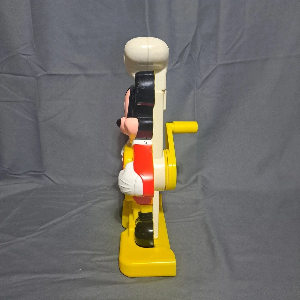 VTG Mickey Mouse Snow Cone Maker Shaved Ice‎